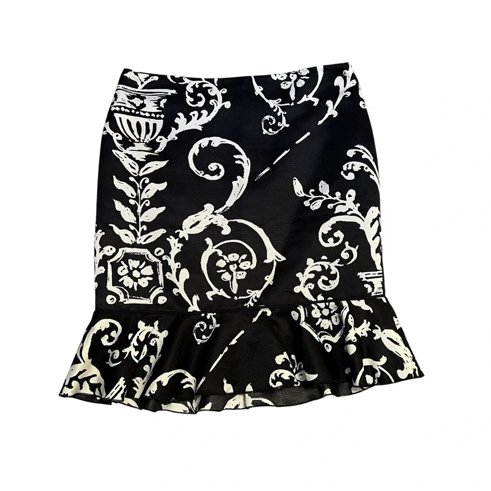 White‎ House Black Market Pencil Skirt Size 2 Black White Floral Print